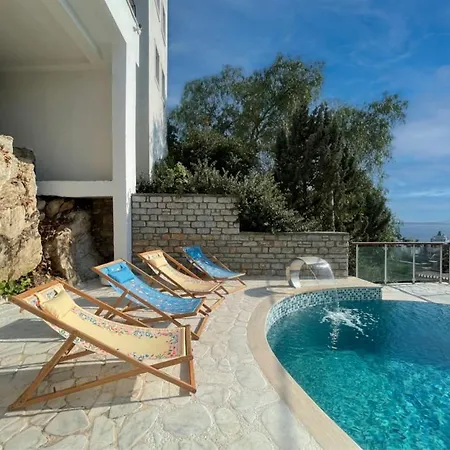 Private 5-bedroom With Pool And Sea View In Villa Bodrum