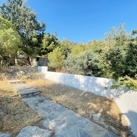 Private 5-bedroom With Pool And Sea View In