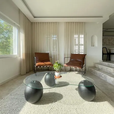 Villa Private 5-bedroom With Pool And Sea View In *