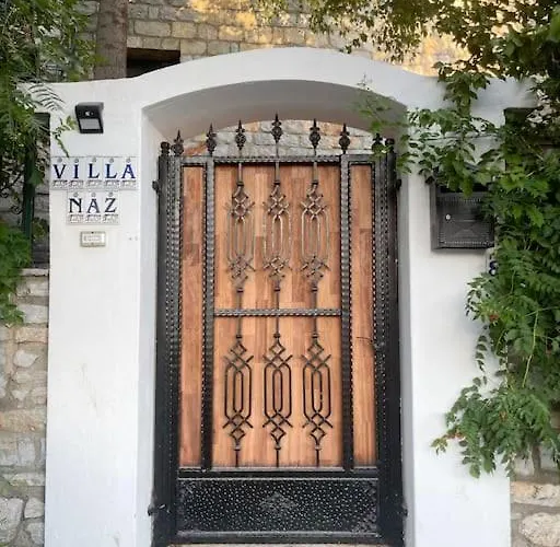 Private 5-bedroom With Pool And Sea View In Villa