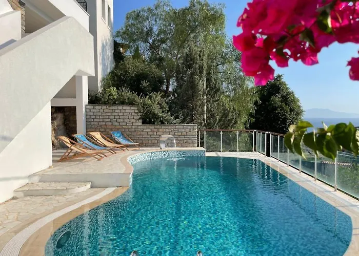Villa Private 5-bedroom With Pool And Sea View In